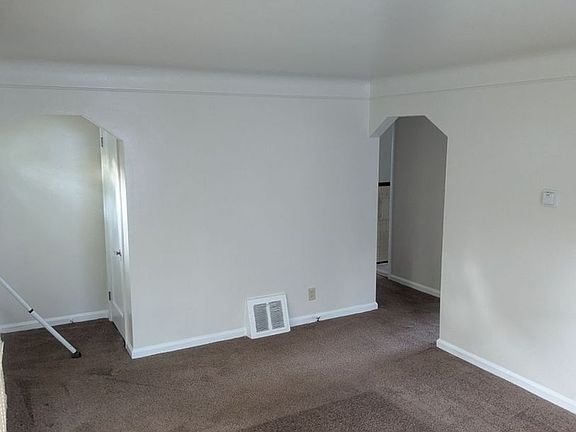 5th image of 17684 Winston St