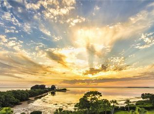 100 Shore Dr, Tarpon Springs, FL 34689