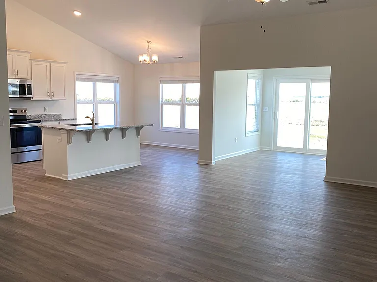 960 Country Club Rd — Photo 13