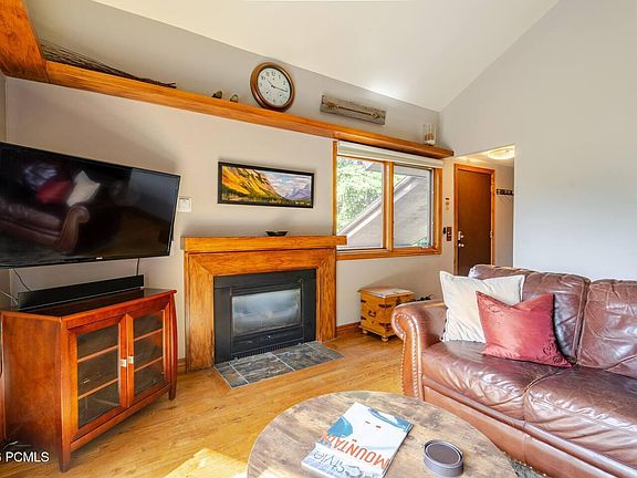 2nd image of 2025 Canyons Resort Dr APT I8