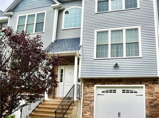 4 Oak Branch Dr UNIT 4, Brookfield, CT 06804