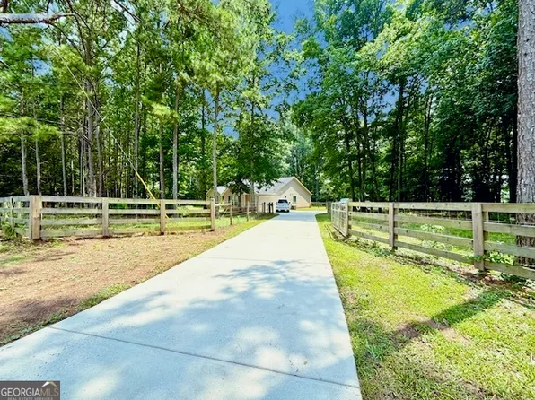 6648 Luthersville Rd, Gay, GA 30218
