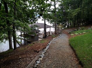289 Brooks Point Ln, Union Hall, VA 24176