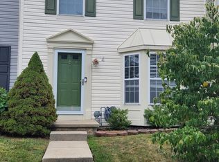 4 Coachlight Dr, Sicklerville, NJ 08081