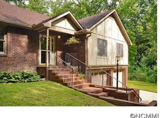 2000 Davis Mountain Rd, Hendersonville, NC 28739