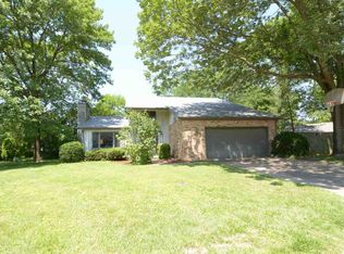 2104 Pineshore Ct, Evansville, IN 47711