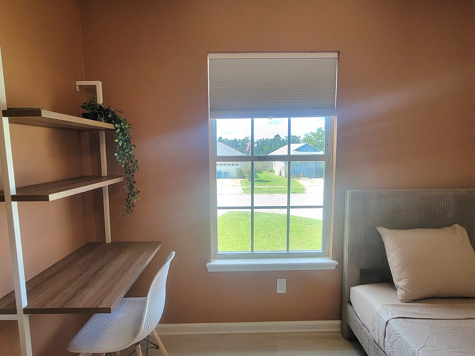 1621 Cove Landing Dr — Photo 2