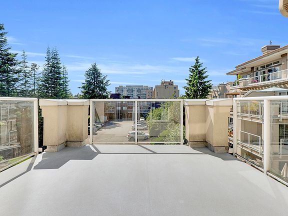 5th image of 20448 Park Ave #315