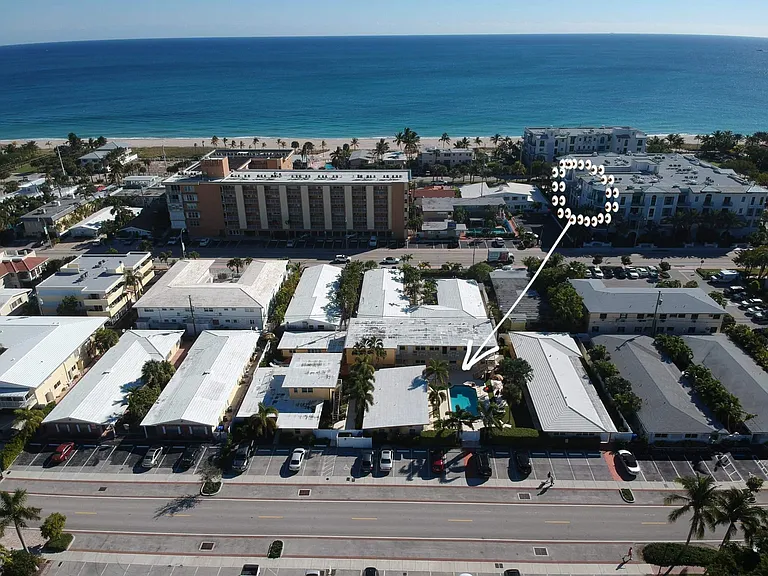 two block from beach / 5 min walking distance