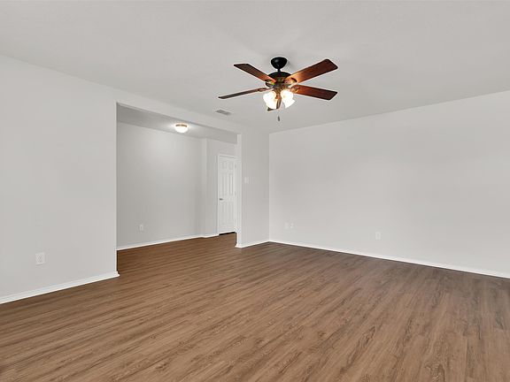3rd image of 3011 Hickory Rdg