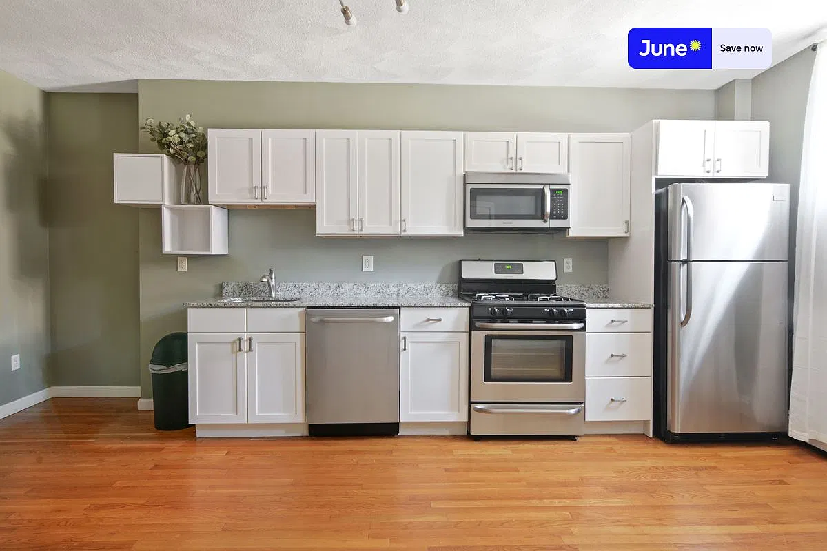 36 N Bennet St — Photo 3