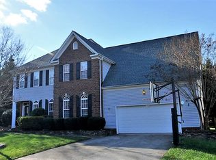 8830 Kingston Forest Dr, Charlotte, NC 28277