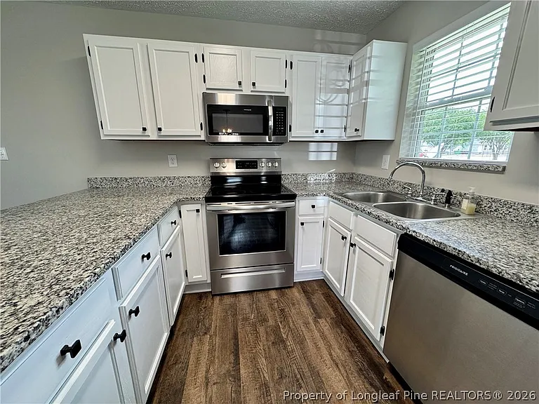 503 E 18th St — Photo 12