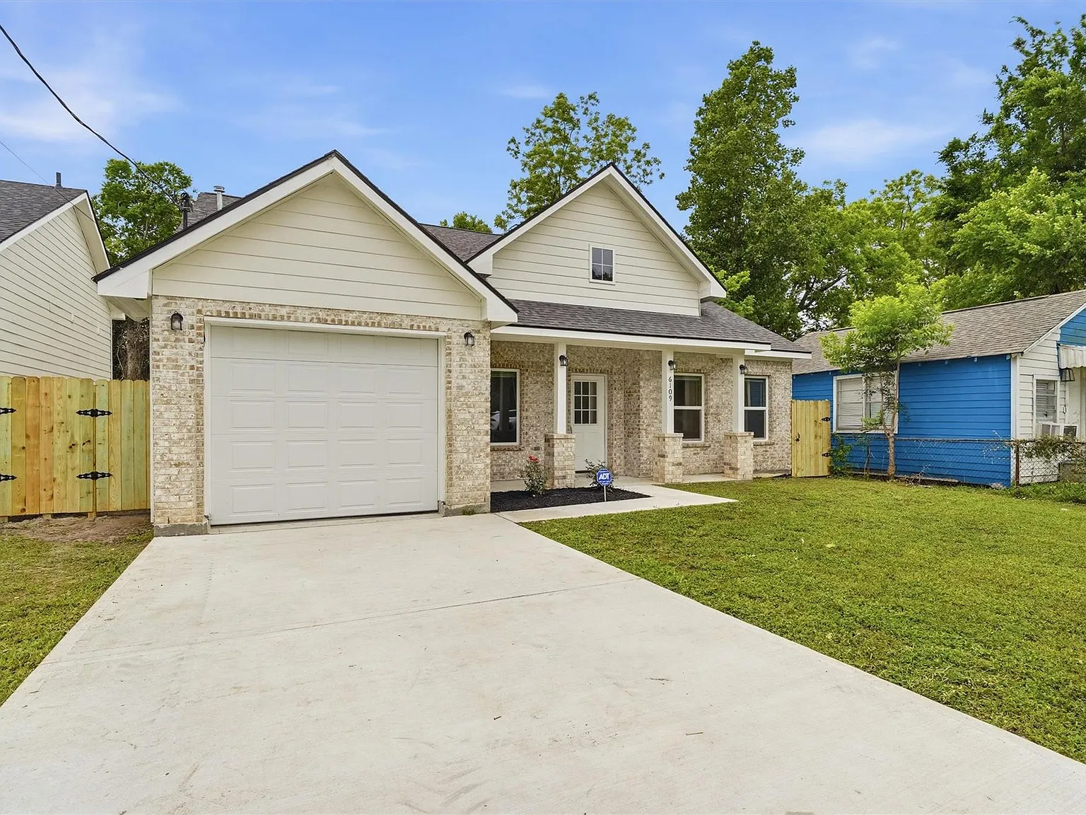 3 bed, 2.0 bath, 1571 sqft, $1,850 — Photo 3