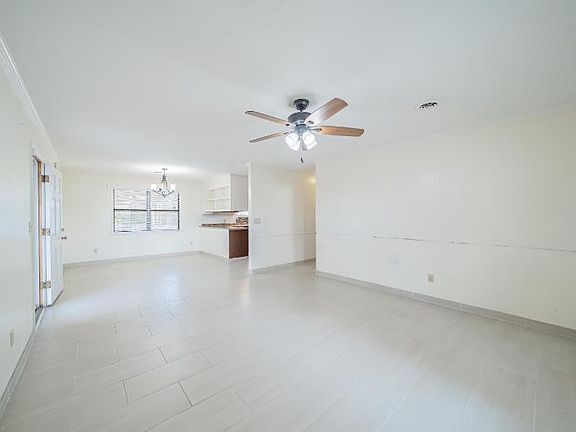 3rd image of 105 Tindall Cir