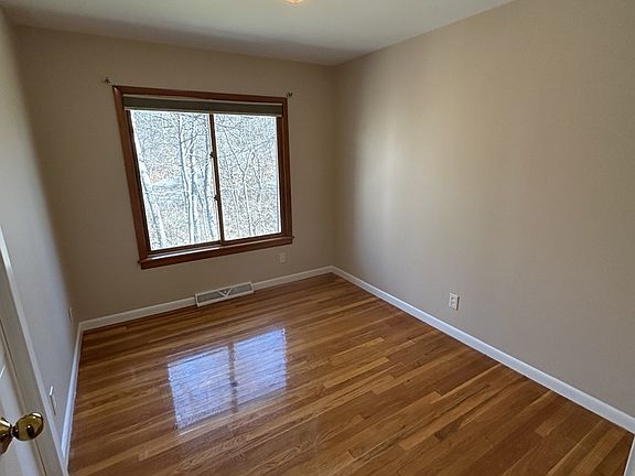 Bedroom_1 (4)_03032025