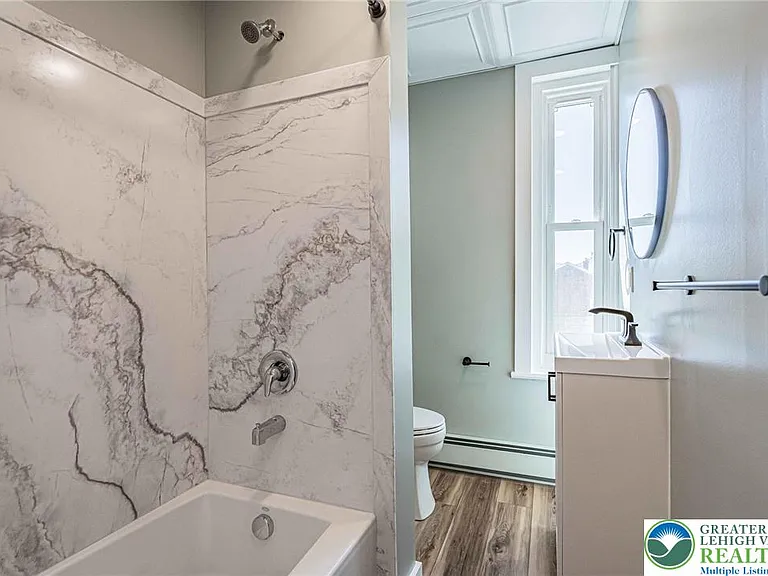 34 E Washington Ave — Photo 16