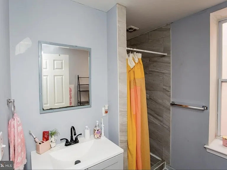 1814 N Bouvier St — Photo 16
