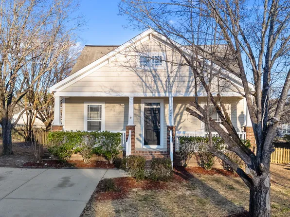 204 McCarthy Dr, Clayton, NC 27527