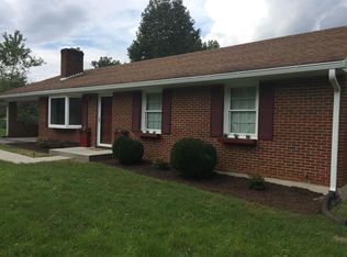 902 Clearwater Ave, Roanoke, VA