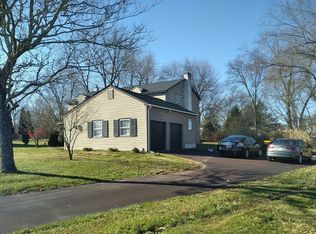 8 Beechwood Dr, Chalfont, PA 18914