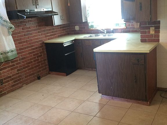 2nd image of 405 38th St