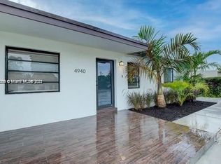 4940 SW 98th Pl, Miami, FL 33165