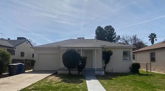 121 W Valencia Ave