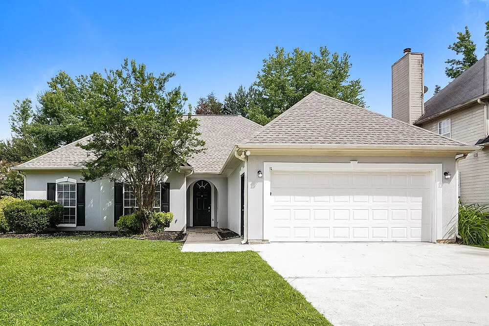 3 bed, 2.0 bath, 1594 sqft, $1,945 — Photo 1
