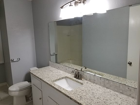 4th image of 4229 Driftwood Pl