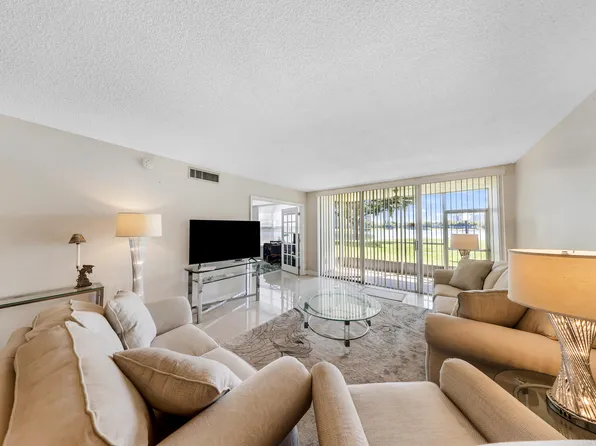 3091 N Course Dr APT 102, Pompano Beach, FL 33069