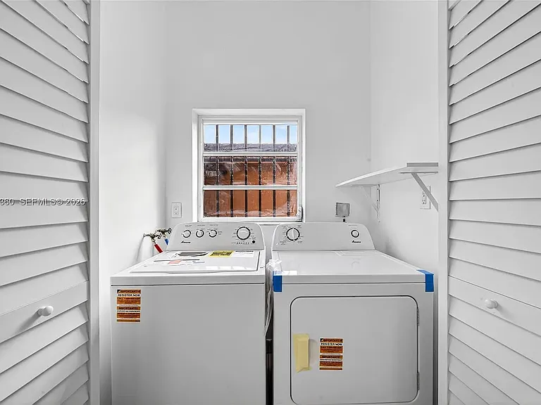 929 W Beacon Ave — Photo 12