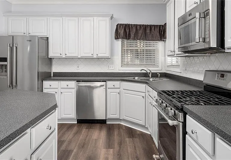 4220 Hunters Green Way NE — Photo 15
