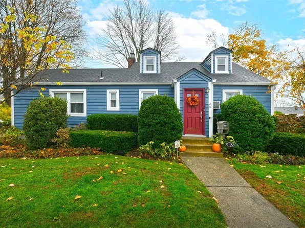 26 Cambridge Street, Deer Park, NY 11729