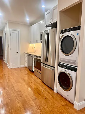 Rented by CitySites Real Estate Group | media 6