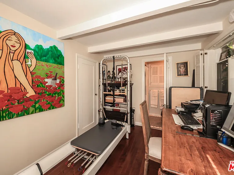 1367 N Beverly Dr — Photo 27