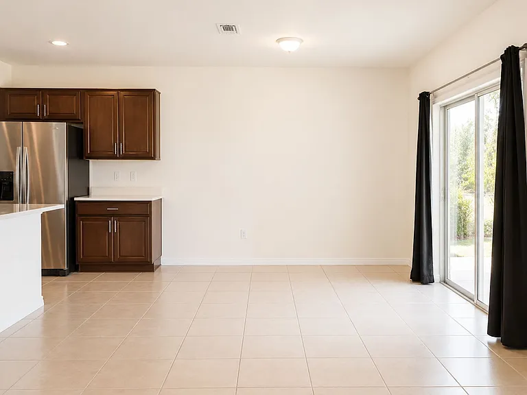 337 SW 30th Ave — Photo 7