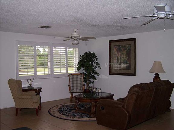 4th image of 24512 Yacht Club Blvd