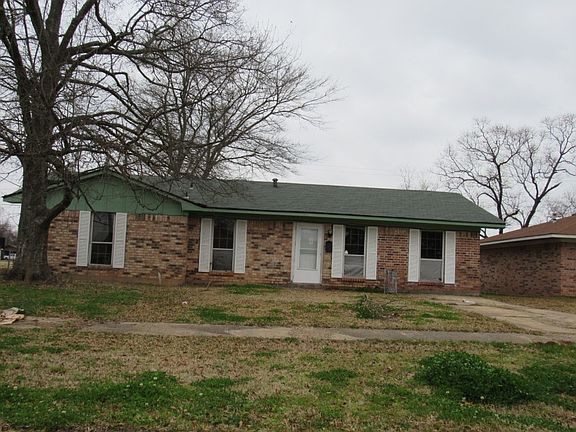 2nd image of 3101 Cloverdale Pl
