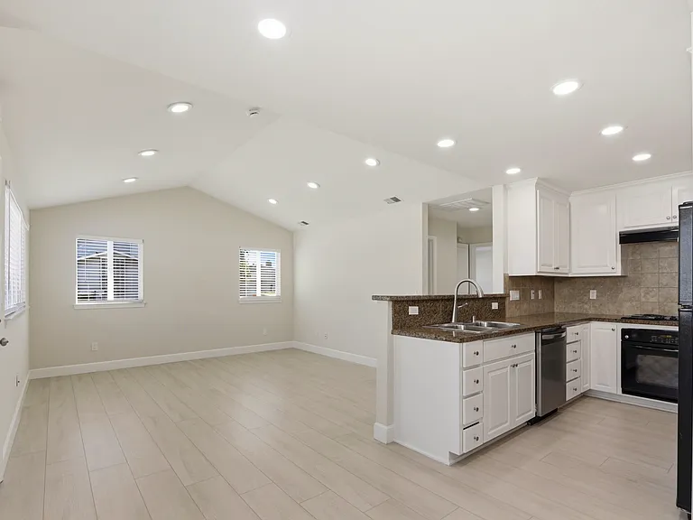 107 Kim Louise Dr #1 — Photo 8
