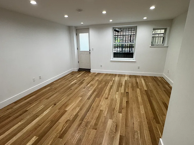 269 Alexander Ave #1B — Photo 7
