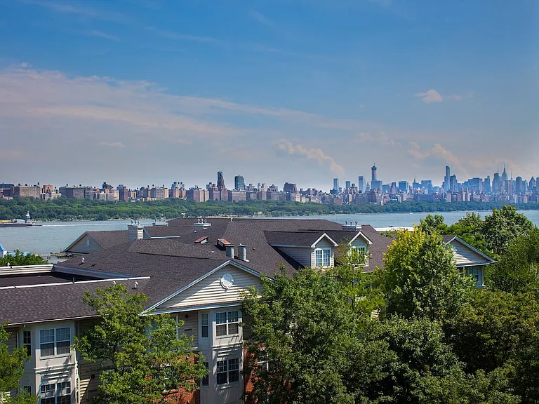 River Mews Building Views