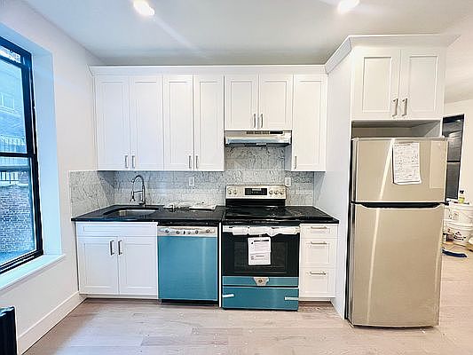 1st image of 78 Christopher St #4