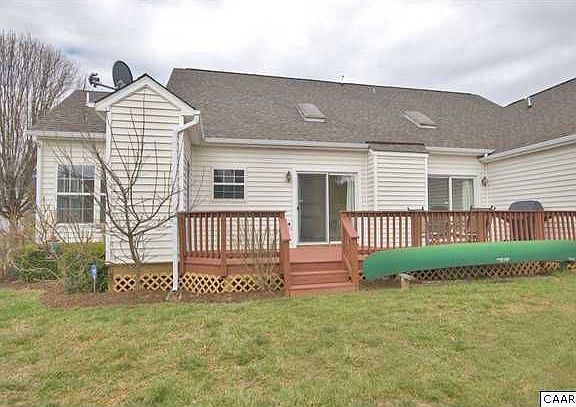 Back view of the house (the canoe and the gas grill goes with house)