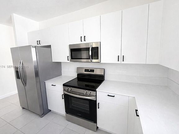 4th image of 2402 SE 30th St