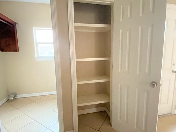 3rd image of 4825 W Erie APT 4