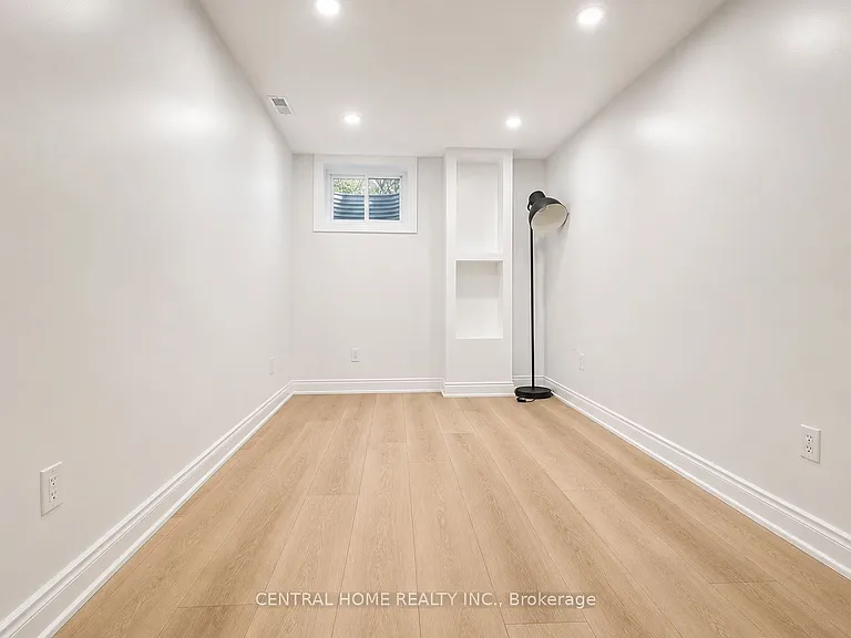 47 Stella Dr #BASEMENT — Photo 7