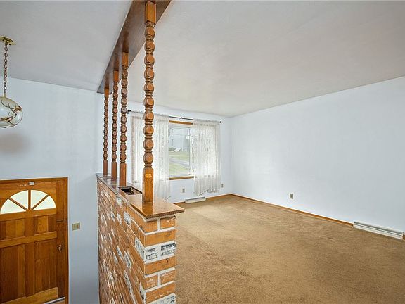 5th image of 112 Strickler St