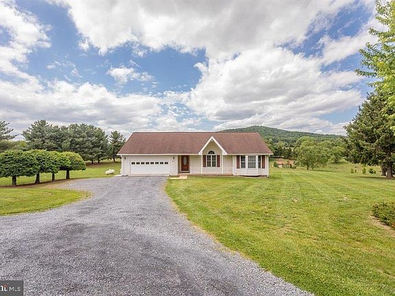 3rd image of 2220 Pinewoods Rd