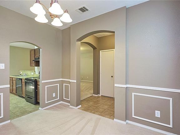 3rd image of 217 Shady Oaks Ln